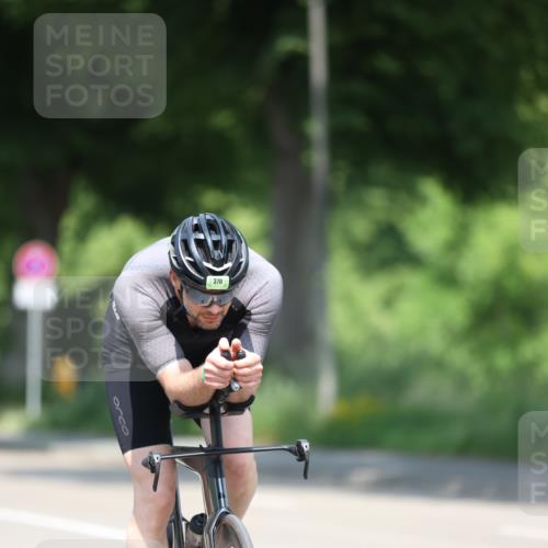15.06.2025 - 7 Türme Triathlon Yannick Fuchs http://msf.ph/oto/8010788 15.06.2025 12:44:23 Radfahren 219, 306 meine-sportfotos.de