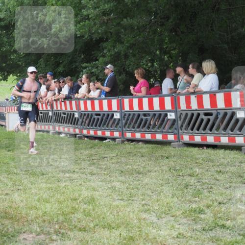 21.06.2025 - 27. Vierlanden-Triathlon KatJ http://msf.ph/oto/8010795 15.06.2025 13:05:13 Ziel 759 meine-sportfotos.de
