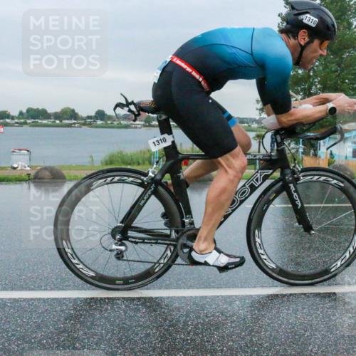 21.06.2025 - 27. Vierlanden-Triathlon H.Heesch http://msf.ph/oto/8010796 15.06.2025 13:54:06 Radfahren 1310 meine-sportfotos.de
