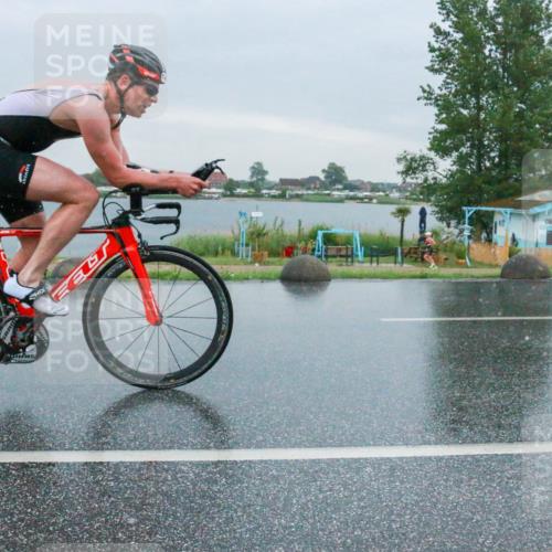 21.06.2025 - 27. Vierlanden-Triathlon H.Heesch http://msf.ph/oto/8010803 15.06.2025 13:54:16 Radfahren 1266, 1303 meine-sportfotos.de