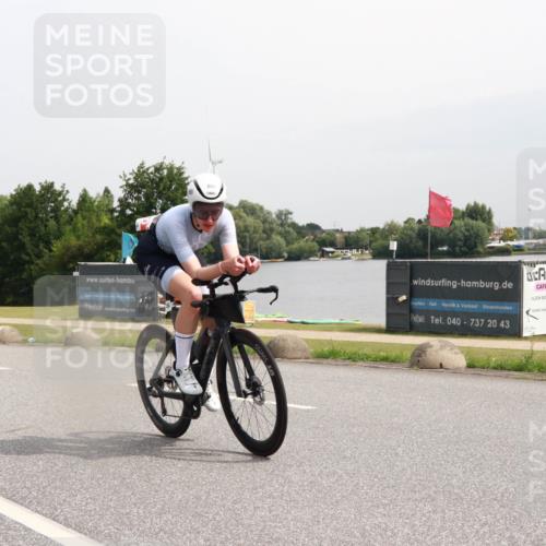 15.06.2025 - 27. Vierlanden-Triathlon H.Heesch http://msf.ph/oto/8010806 15.06.2025 11:01:14 Radfahren 2, 123, 163, 194, 200, 216, 241, 479, 618 meine-sportfotos.de