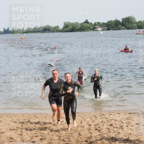 21.06.2025 - 27. Vierlanden-Triathlon MichiJ http://msf.ph/oto/8010809 15.06.2026 10:13:39 Schwimmen 545, 585, 622 meine-sportfotos.de