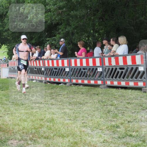 21.06.2025 - 27. Vierlanden-Triathlon KatJ http://msf.ph/oto/8010818 15.06.2025 13:05:13 Ziel 759 meine-sportfotos.de