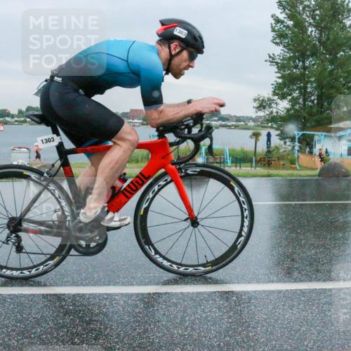 21.06.2025 - 27. Vierlanden-Triathlon H.Heesch http://msf.ph/oto/8010824 15.06.2025 13:54:20 Radfahren 1303 meine-sportfotos.de