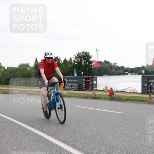 21.06.2025 - 27. Vierlanden-Triathlon H.Heesch http://msf.ph/oto/8010869 15.06.2025 12:59:58 Radfahren 973, 1126, 1157 meine-sportfotos.de