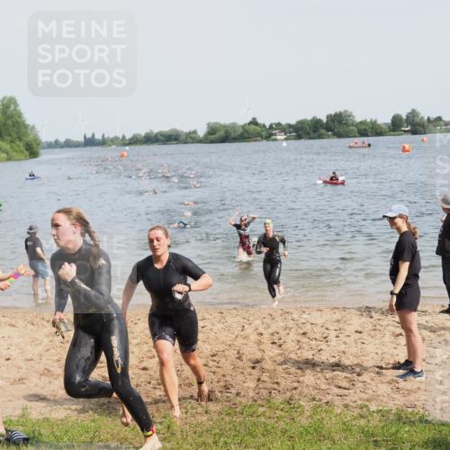 21.06.2025 - 27. Vierlanden-Triathlon MichiJ http://msf.ph/oto/8010888 15.06.2026 10:13:40 Schwimmen 513, 545, 585, 622 meine-sportfotos.de