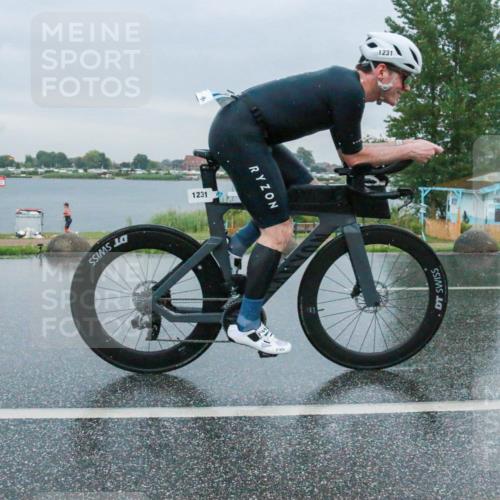 21.06.2025 - 27. Vierlanden-Triathlon H.Heesch http://msf.ph/oto/8010898 15.06.2025 13:55:42 Radfahren 1231, 1238, 1299 meine-sportfotos.de