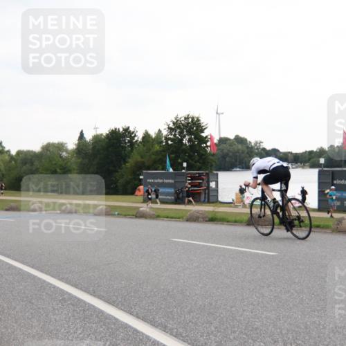 21.06.2025 - 27. Vierlanden-Triathlon H.Heesch http://msf.ph/oto/8010899 15.06.2025 13:00:19 Radfahren 1136 meine-sportfotos.de