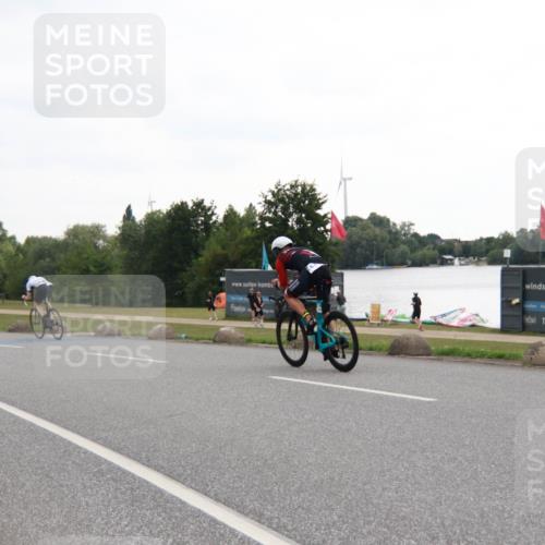 21.06.2025 - 27. Vierlanden-Triathlon H.Heesch http://msf.ph/oto/8010911 15.06.2025 13:00:20 Radfahren 1136, 1155 meine-sportfotos.de