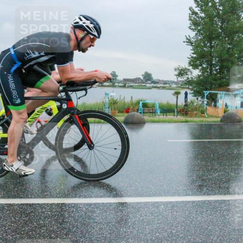 21.06.2025 - 27. Vierlanden-Triathlon H.Heesch http://msf.ph/oto/8010914 15.06.2025 13:55:47 Radfahren 1238, 1299 meine-sportfotos.de