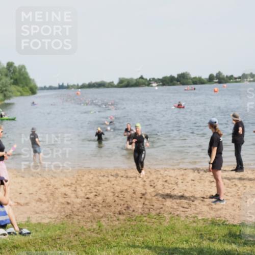 21.06.2025 - 27. Vierlanden-Triathlon MichiJ http://msf.ph/oto/8010925 15.06.2026 10:13:42 Schwimmen 513, 545, 585, 622 meine-sportfotos.de