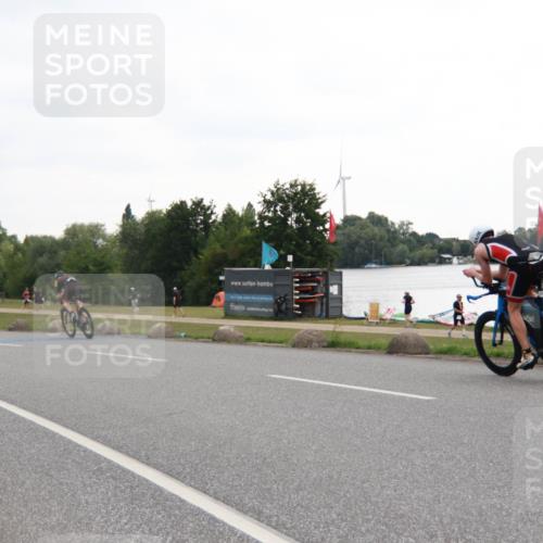 21.06.2025 - 27. Vierlanden-Triathlon H.Heesch http://msf.ph/oto/8010926 15.06.2025 13:00:27 Radfahren 1112, 1128, 1136, 1155 meine-sportfotos.de