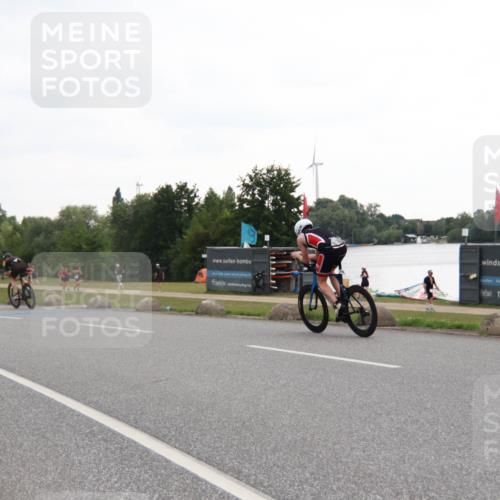 21.06.2025 - 27. Vierlanden-Triathlon H.Heesch http://msf.ph/oto/8010932 15.06.2025 13:00:27 Radfahren 1112, 1128, 1136, 1155 meine-sportfotos.de