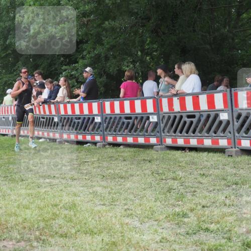 21.06.2025 - 27. Vierlanden-Triathlon KatJ http://msf.ph/oto/8010943 15.06.2025 13:05:25 Ziel 1032 meine-sportfotos.de