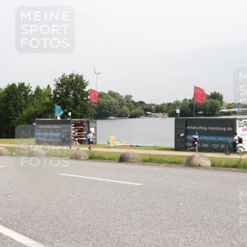 15.06.2025 - 27. Vierlanden-Triathlon H.Heesch http://msf.ph/oto/8010945 15.06.2025 11:01:21 Radfahren 484, 501 meine-sportfotos.de