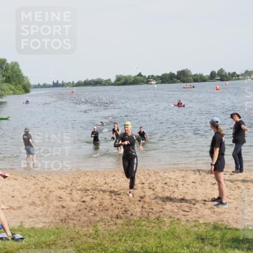 21.06.2025 - 27. Vierlanden-Triathlon MichiJ http://msf.ph/oto/8010956 15.06.2026 10:13:43 Schwimmen 513, 540, 545, 585, 622 meine-sportfotos.de
