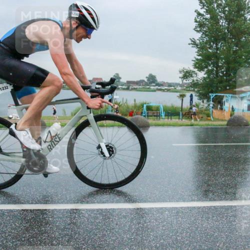 21.06.2025 - 27. Vierlanden-Triathlon H.Heesch http://msf.ph/oto/8010960 15.06.2025 13:55:56 Radfahren 1232, 1275 meine-sportfotos.de