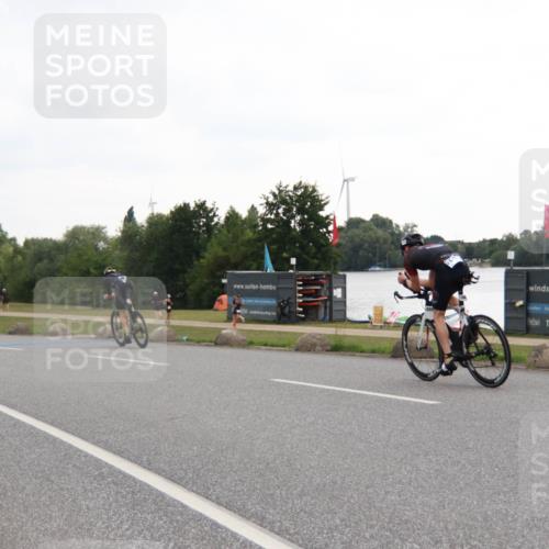 21.06.2025 - 27. Vierlanden-Triathlon H.Heesch http://msf.ph/oto/8010996 15.06.2025 13:00:42 Radfahren 1148 meine-sportfotos.de
