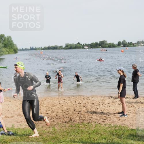 21.06.2025 - 27. Vierlanden-Triathlon MichiJ http://msf.ph/oto/8011001 15.06.2026 10:13:44 Schwimmen 490, 513, 540, 545, 585, 622 meine-sportfotos.de
