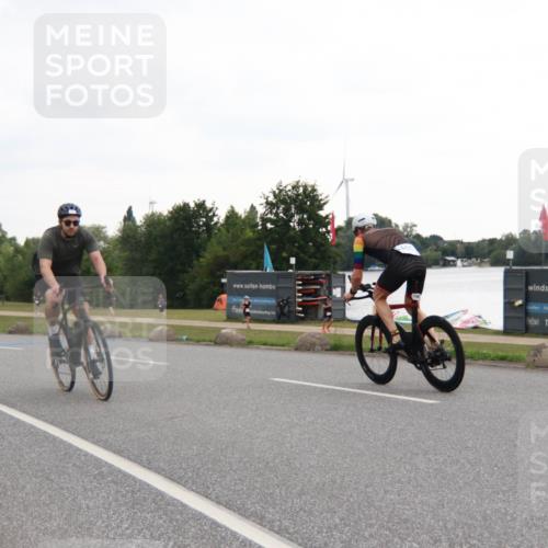 21.06.2025 - 27. Vierlanden-Triathlon H.Heesch http://msf.ph/oto/8011004 15.06.2025 13:00:44 Radfahren 742, 1098, 1148 meine-sportfotos.de