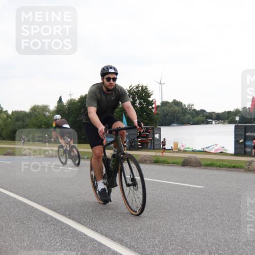 21.06.2025 - 27. Vierlanden-Triathlon H.Heesch http://msf.ph/oto/8011016 15.06.2025 13:00:45 Radfahren 742, 1098, 1108, 1148 meine-sportfotos.de