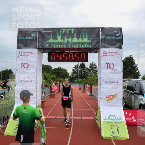 15.06.2025 - 7 Türme Triathlon Michael Strokosch http://msf.ph/oto/8011037 15.06.2025 14:58:50 Ziel 212, 221 meine-sportfotos.de