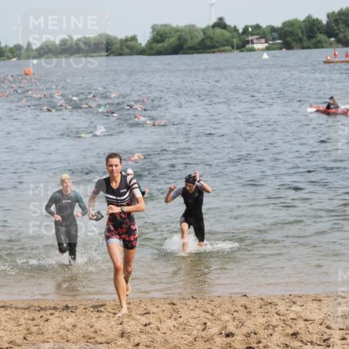 21.06.2025 - 27. Vierlanden-Triathlon MichiJ http://msf.ph/oto/8011039 15.06.2026 10:13:46 Schwimmen 490, 513, 540, 545, 585, 622 meine-sportfotos.de