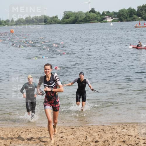 21.06.2025 - 27. Vierlanden-Triathlon MichiJ http://msf.ph/oto/8011057 15.06.2026 10:13:47 Schwimmen 490, 513, 540, 545, 585, 622 meine-sportfotos.de