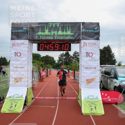 15.06.2025 - 7 Türme Triathlon Michael Strokosch http://msf.ph/oto/8011086 15.06.2025 14:59:10 Ziel  meine-sportfotos.de