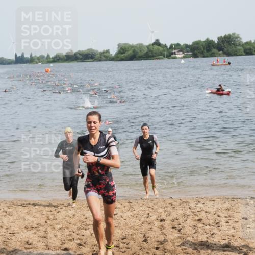 21.06.2025 - 27. Vierlanden-Triathlon MichiJ http://msf.ph/oto/8011100 15.06.2026 10:13:48 Schwimmen 490, 513, 540, 545, 622 meine-sportfotos.de