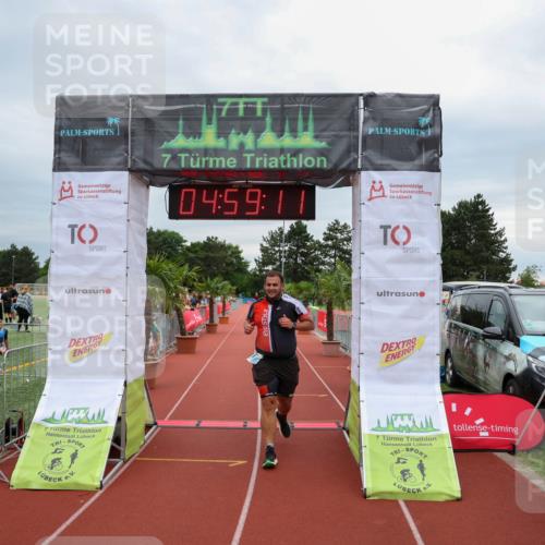 15.06.2025 - 7 Türme Triathlon Michael Strokosch http://msf.ph/oto/8011108 15.06.2025 14:59:11 Ziel  meine-sportfotos.de
