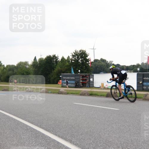 21.06.2025 - 27. Vierlanden-Triathlon H.Heesch http://msf.ph/oto/8011113 15.06.2025 13:01:21 Radfahren 1097, 1113, 1132, 1149 meine-sportfotos.de