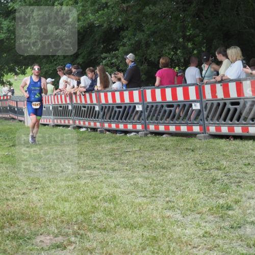 21.06.2025 - 27. Vierlanden-Triathlon KatJ http://msf.ph/oto/8011120 15.06.2025 13:05:54 Ziel 692, 837, 1017 meine-sportfotos.de