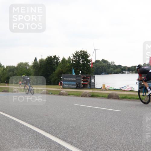 21.06.2025 - 27. Vierlanden-Triathlon H.Heesch http://msf.ph/oto/8011121 15.06.2025 13:01:22 Radfahren 1097, 1113, 1132, 1149 meine-sportfotos.de