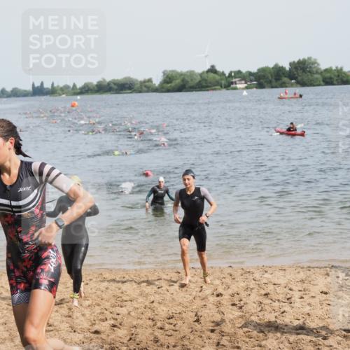 21.06.2025 - 27. Vierlanden-Triathlon MichiJ http://msf.ph/oto/8011130 15.06.2026 10:13:50 Schwimmen 490, 513, 540, 622 meine-sportfotos.de