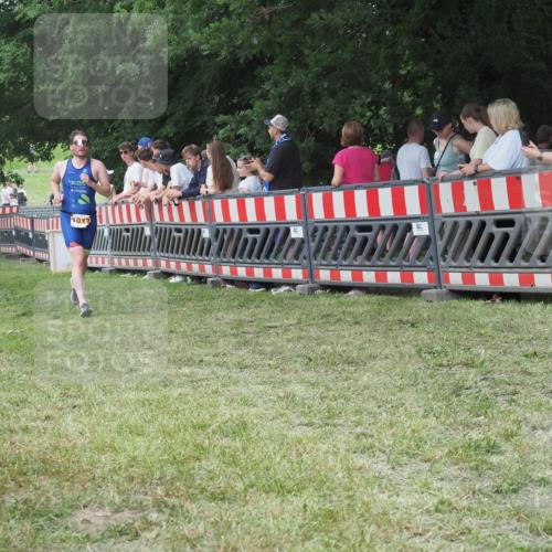 21.06.2025 - 27. Vierlanden-Triathlon KatJ http://msf.ph/oto/8011132 15.06.2025 13:05:54 Ziel 692, 837, 1017 meine-sportfotos.de