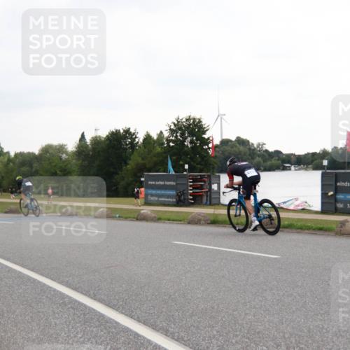 21.06.2025 - 27. Vierlanden-Triathlon H.Heesch http://msf.ph/oto/8011134 15.06.2025 13:01:22 Radfahren 1097, 1113, 1132, 1149 meine-sportfotos.de