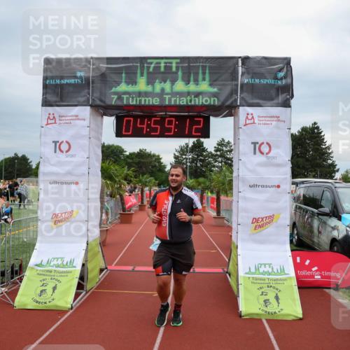 15.06.2025 - 7 Türme Triathlon Michael Strokosch http://msf.ph/oto/8011136 15.06.2025 14:59:11 Ziel  meine-sportfotos.de