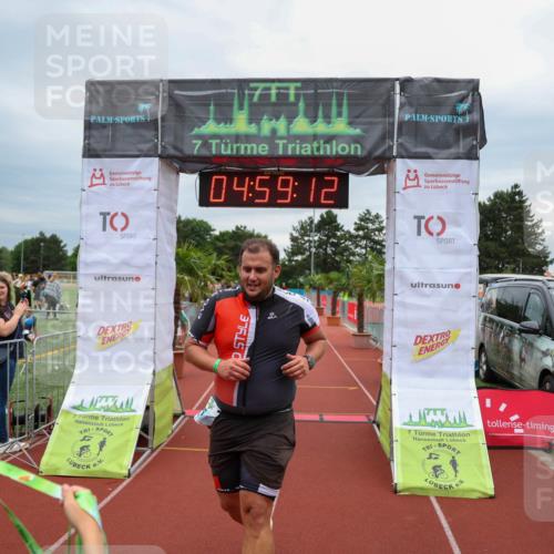 15.06.2025 - 7 Türme Triathlon Michael Strokosch http://msf.ph/oto/8011149 15.06.2025 14:59:12 Ziel  meine-sportfotos.de