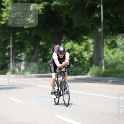 15.06.2025 - 7 Türme Triathlon Yannick Fuchs http://msf.ph/oto/8011156 15.06.2025 12:45:27 Radfahren 245, 363, 395, 439, 442, 588 meine-sportfotos.de