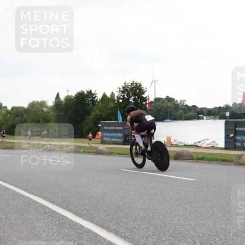 21.06.2025 - 27. Vierlanden-Triathlon H.Heesch http://msf.ph/oto/8011160 15.06.2025 13:01:27 Radfahren 1099, 1105, 1132, 1149 meine-sportfotos.de