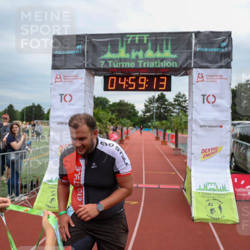 15.06.2025 - 7 Türme Triathlon Michael Strokosch http://msf.ph/oto/8011163 15.06.2025 14:59:12 Ziel  meine-sportfotos.de