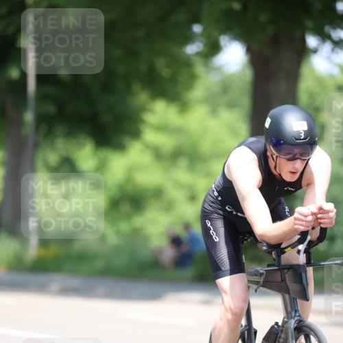 15.06.2025 - 7 Türme Triathlon Yannick Fuchs http://msf.ph/oto/8011169 15.06.2025 12:45:27 Radfahren 245, 363, 395, 439, 442, 588 meine-sportfotos.de
