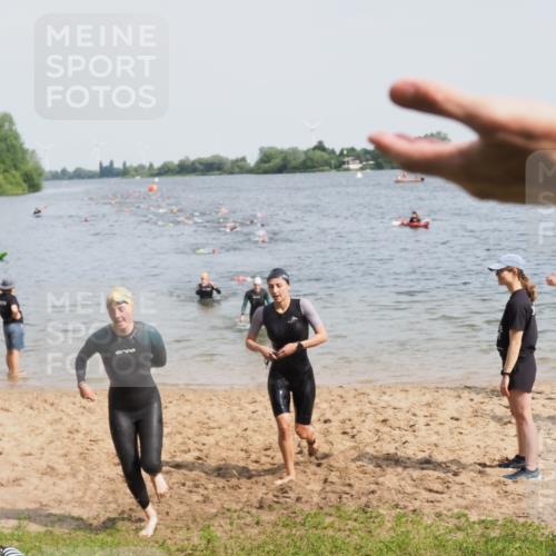 21.06.2025 - 27. Vierlanden-Triathlon MichiJ http://msf.ph/oto/8011173 15.06.2026 10:13:51 Schwimmen 472, 490, 513, 540, 622 meine-sportfotos.de