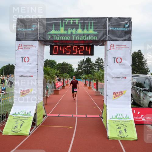 15.06.2025 - 7 Türme Triathlon Michael Strokosch http://msf.ph/oto/8011175 15.06.2025 14:59:23 Ziel 334 meine-sportfotos.de