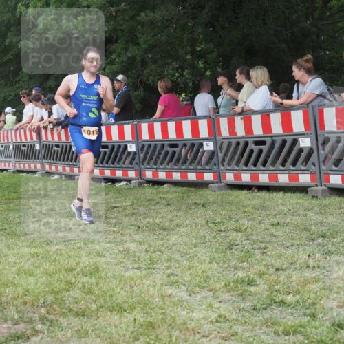 21.06.2025 - 27. Vierlanden-Triathlon KatJ http://msf.ph/oto/8011181 15.06.2025 13:05:55 Ziel 692, 837, 1017 meine-sportfotos.de
