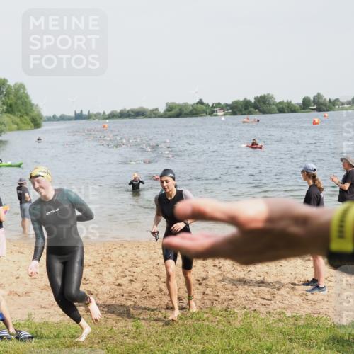 21.06.2025 - 27. Vierlanden-Triathlon MichiJ http://msf.ph/oto/8011197 15.06.2026 10:13:52 Schwimmen 472, 490, 513, 540 meine-sportfotos.de