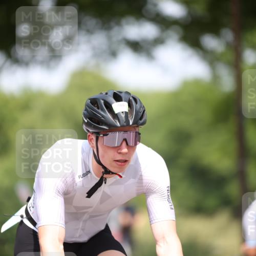 15.06.2025 - 7 Türme Triathlon Yannick Fuchs http://msf.ph/oto/8011199 15.06.2025 12:45:29 Radfahren 245, 363, 395, 439, 551, 588 meine-sportfotos.de