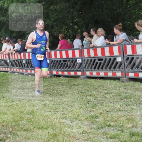 21.06.2025 - 27. Vierlanden-Triathlon KatJ http://msf.ph/oto/8011204 15.06.2025 13:05:55 Ziel 692, 837, 1017 meine-sportfotos.de