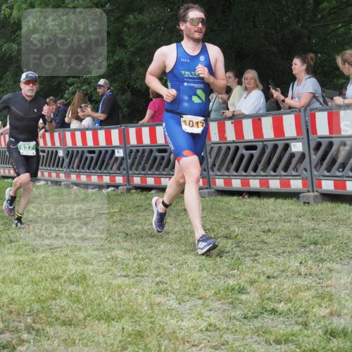 21.06.2025 - 27. Vierlanden-Triathlon KatJ http://msf.ph/oto/8011216 15.06.2025 13:05:56 Ziel 692, 837, 1017 meine-sportfotos.de